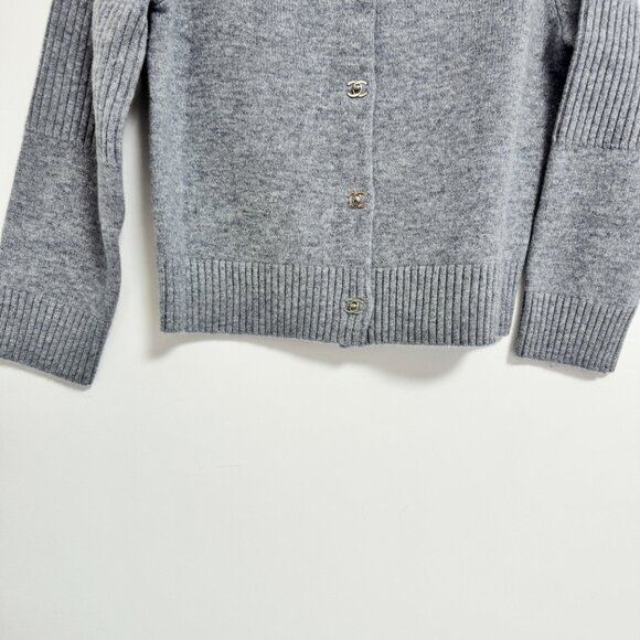 Chanel Light Gray Knit Cardigan - Picture 4 of 9